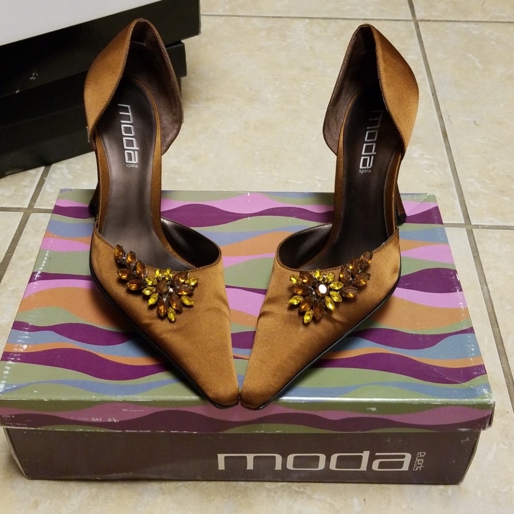 Rust Colored Satin Heels - Picture 5 of 5